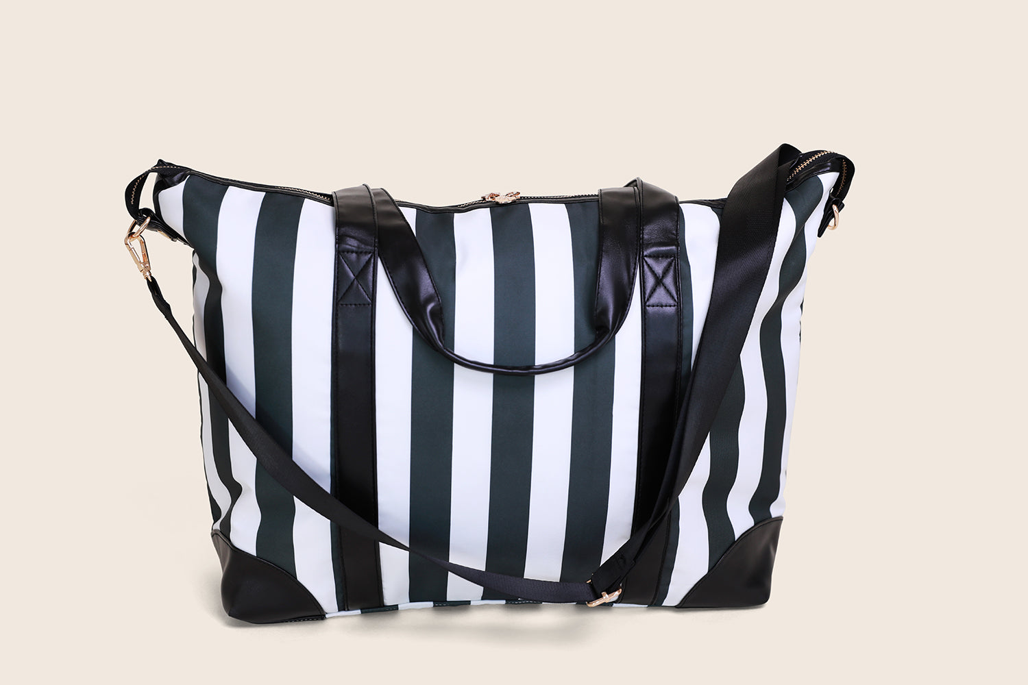 Are Travel Totes a Personal Item?