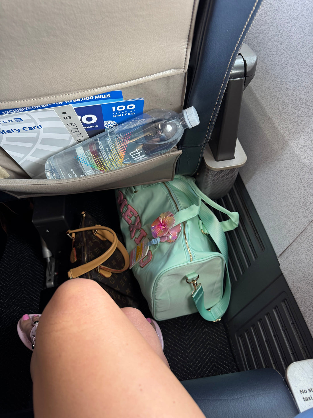 Can a Weekender Bag Fit Under Seat?