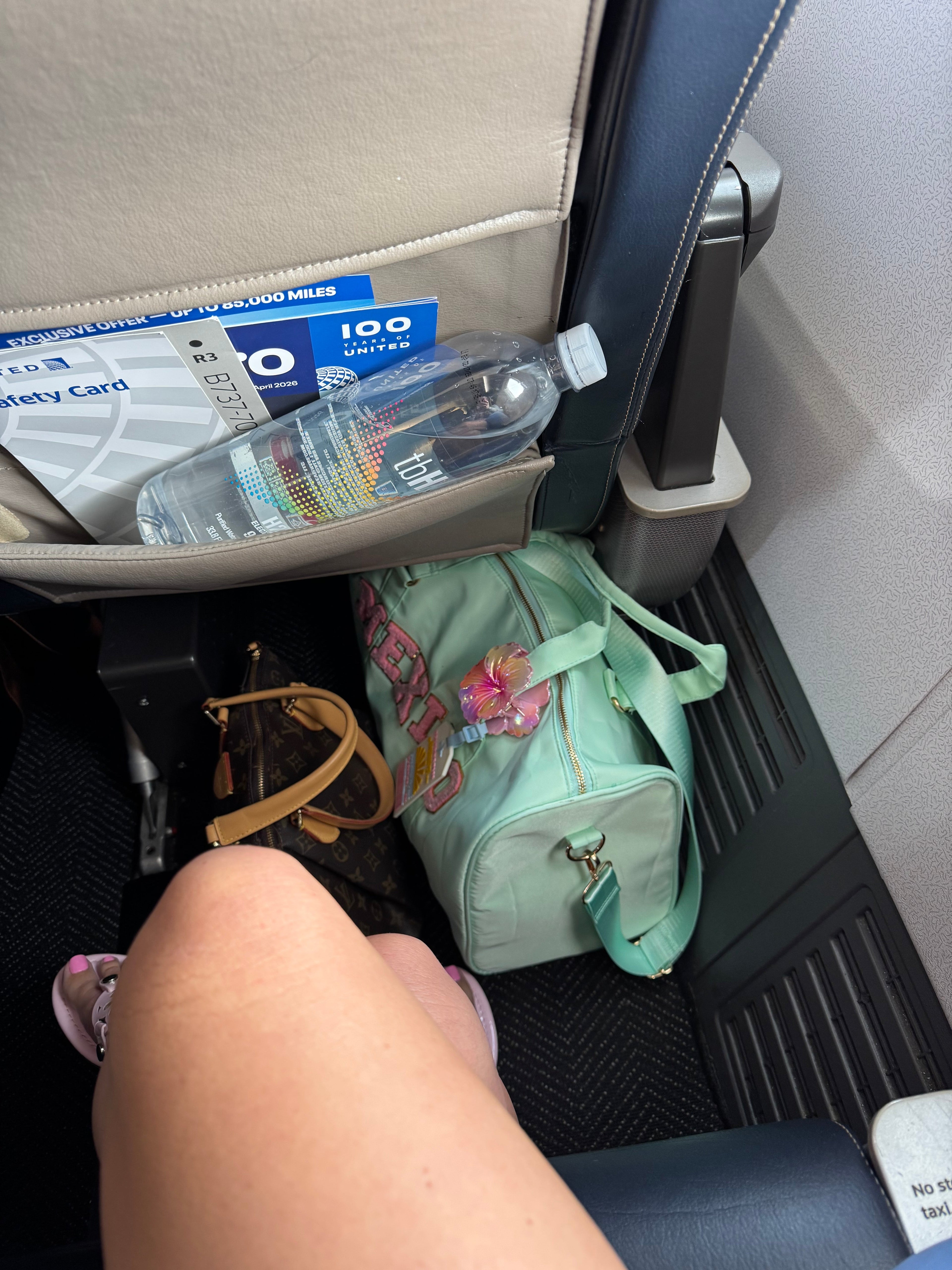 Can a Weekender Bag Fit Under Seat?