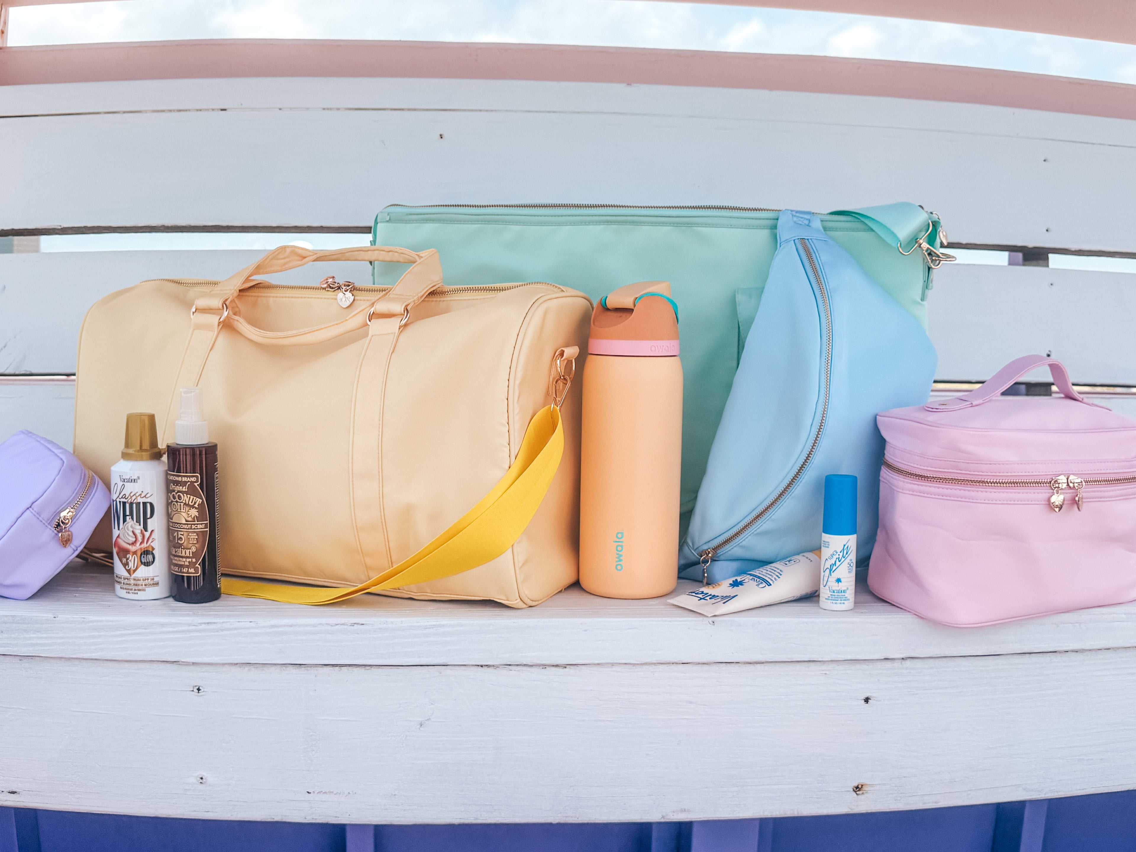 Cosmetic Bag vs Toiletry Bag: What to Choose